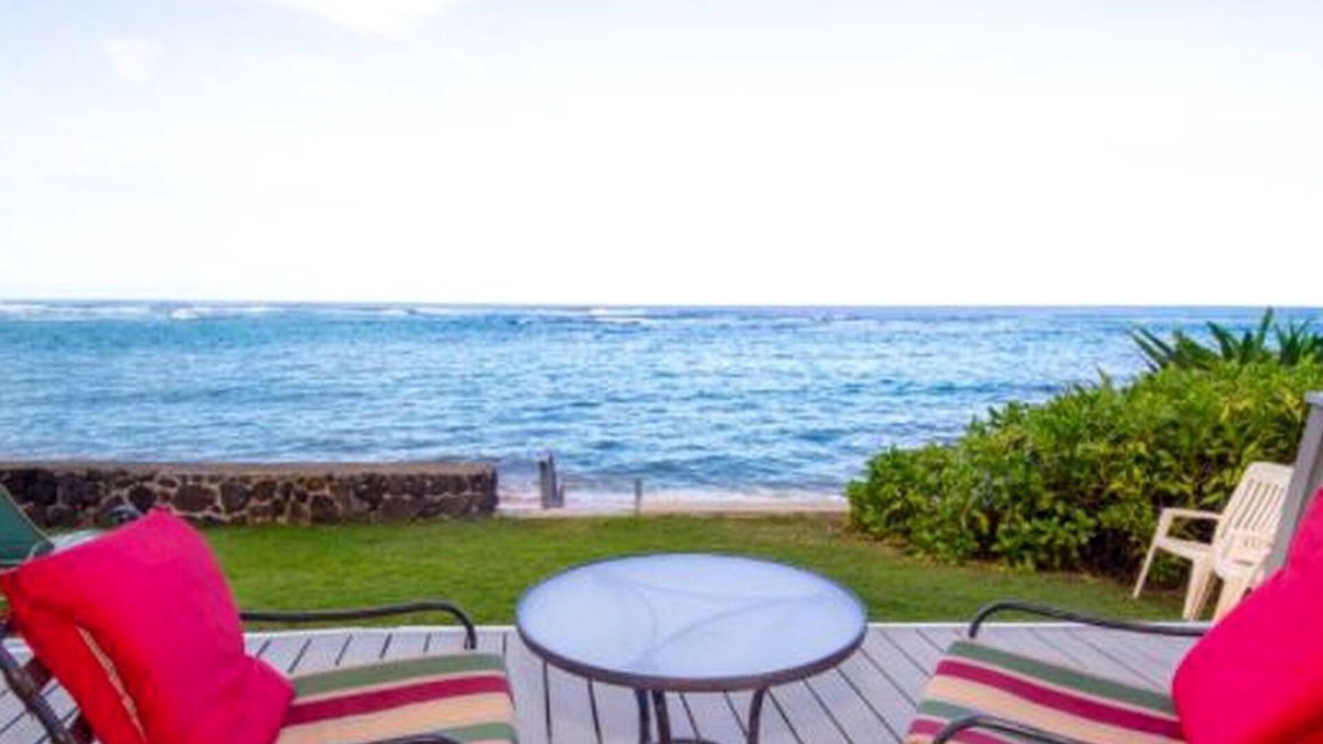 Anahola House | Beachfront Cottage Rental with Snorkeling near Anahola, Hawaii