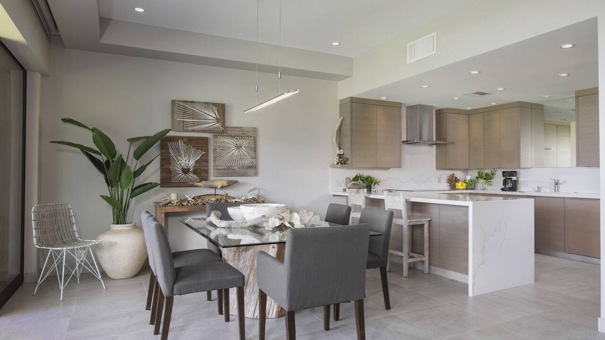 Wailea Condo | Beachfront & Modern | Makena Surf A102