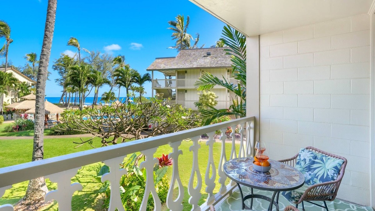 Wailua Apartment | Beachfront Ocean View, Split AC, Sunrise Views