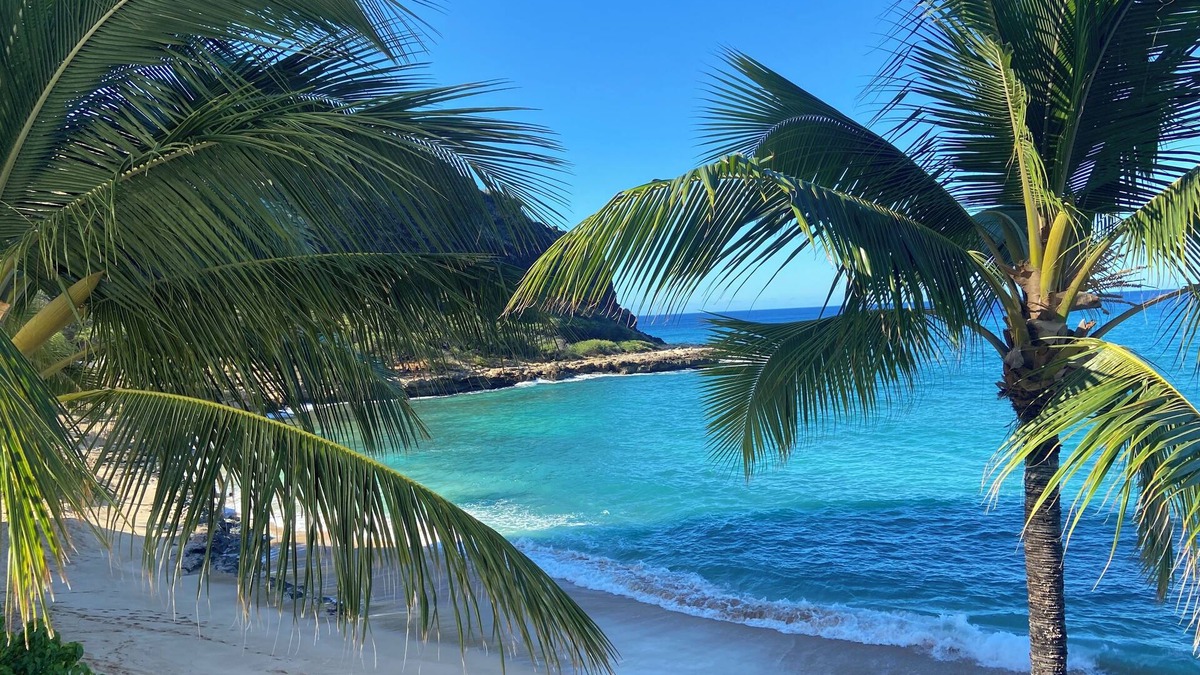 Makaha Condo | Beachfront Paradise Luxury condo Oahu Hawaii