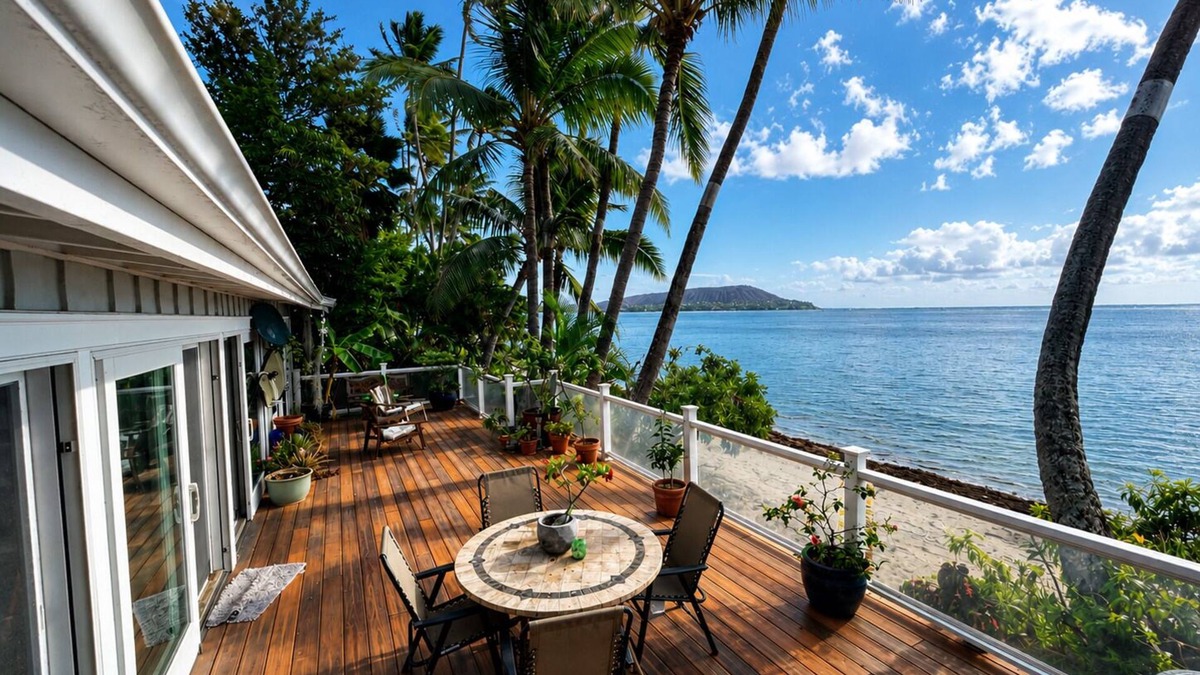 Hawaii Loa Ridge House | Beachfront South Shore Retreat with Stunning Ocean View Deck, Surf Near Waikiki