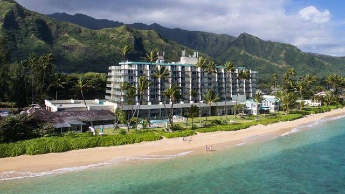 Punaluu Condo | Beachfront~ Tropical Home Away from Home- Discounted Rates !