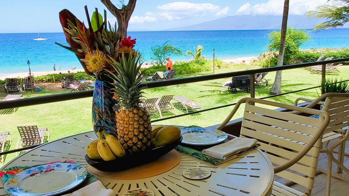 Kaanapali Resort | Beachfront unit with Everlasting Memories, Select dates to see discounted rates!