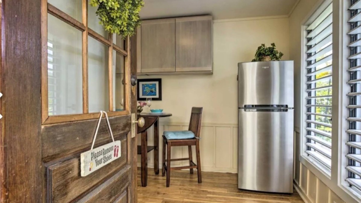 Honalo House | Beachside Cottage surrounded by coffee trees but minutes from the beaches
