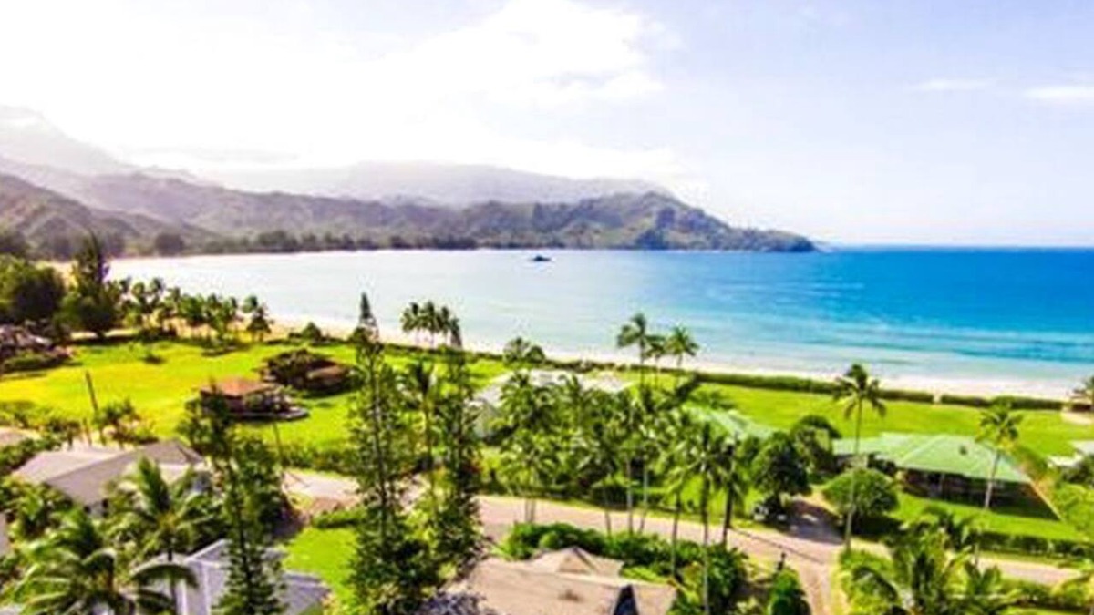 Hanalei House | Beachside Getaway on Hanalei Bay the Island of Kuaui, Hawaii