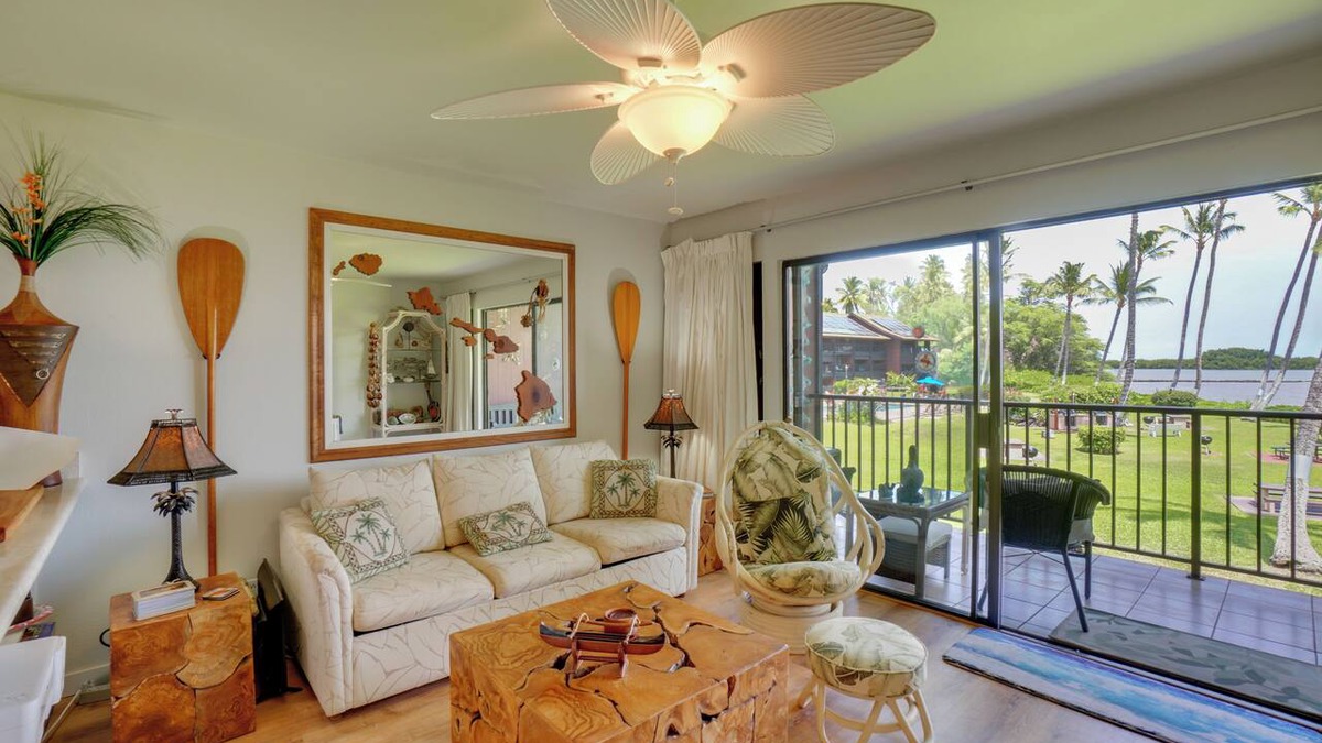 Kaunakakai Condo | Beachside Molokai Condo w/Lanai & Pool Access!
