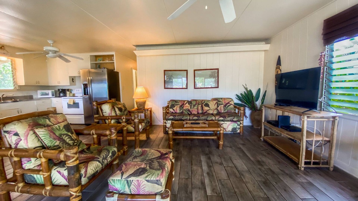 Kekaha House | Beautiful 3 br 8 Kekaha Beach house!