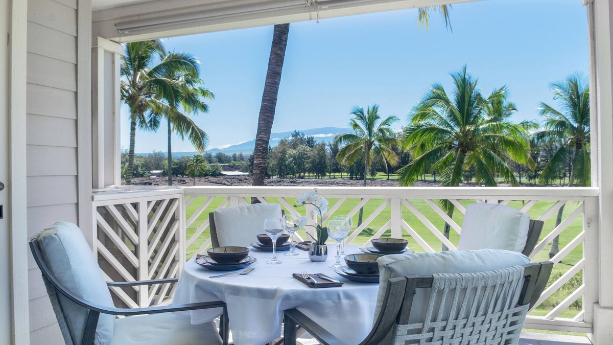 Waikoloa Condo | Beautiful condo walking distance to the beach, shops and restaurants
