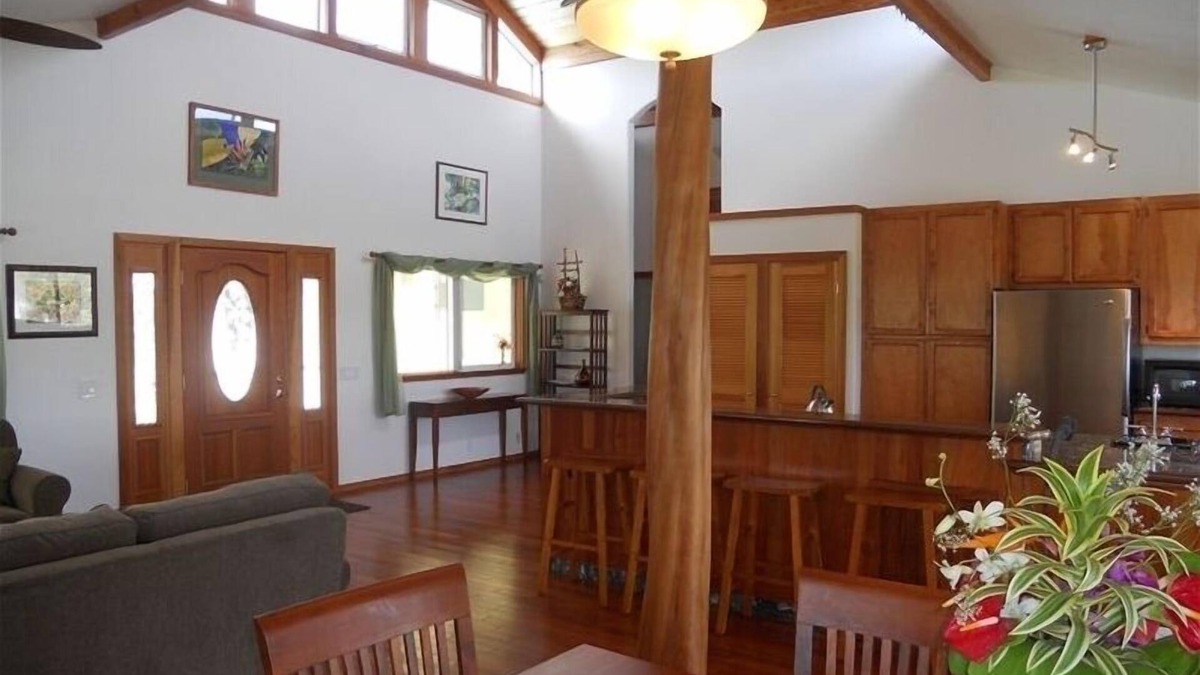 Keaau House | Beautiful Custom Eco Friendly Home with Private Back Yard POOL