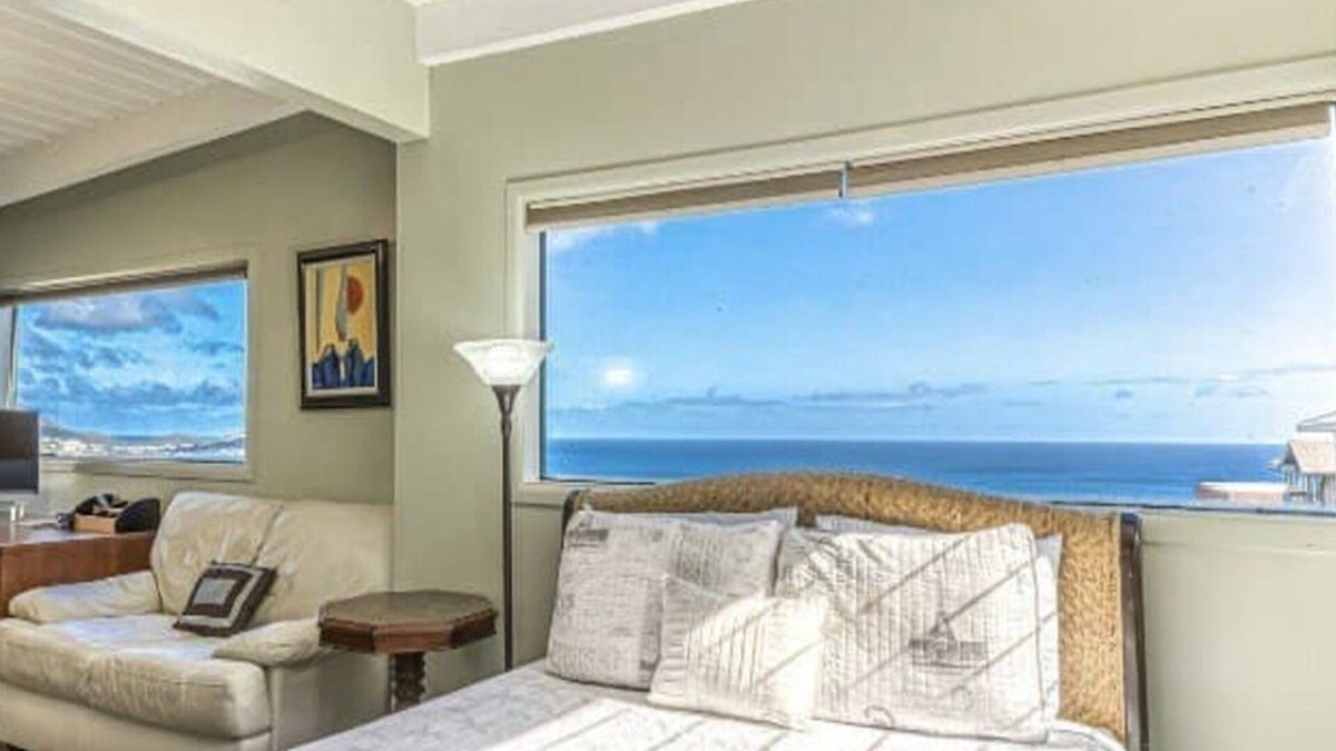 'Aina Haina House | Beautiful Hawaii! Panoramic Ocean View, a Private Pool!