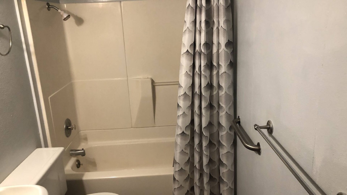 Honokowai Condo | Beautiful Lahaina One Bedroom Condo 6 month minimum