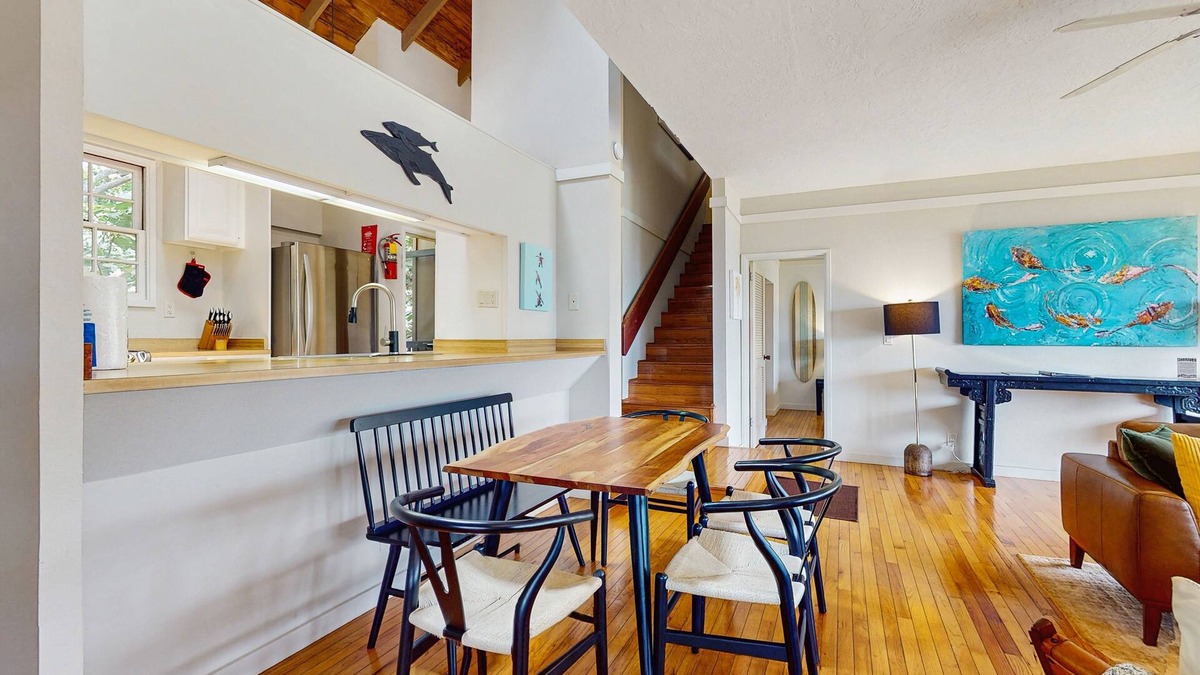 Maunaloa House | Beautiful oceanfront condo with lanai, pool, beach access, & washer/dryer