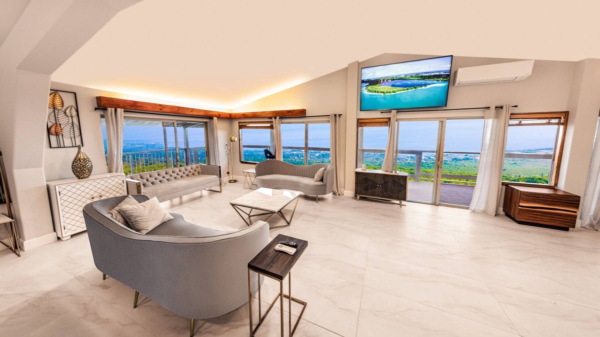 Kailua-Kona House | Beautiful Oceanview Home and Studio