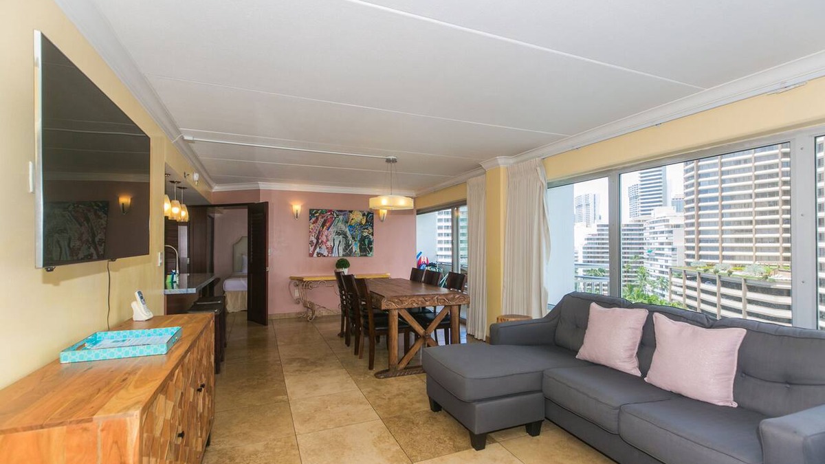 Waikiki Condo | Beautifully Remodeled 2 Bedroom Waikiki Condo - Sleeps 6!