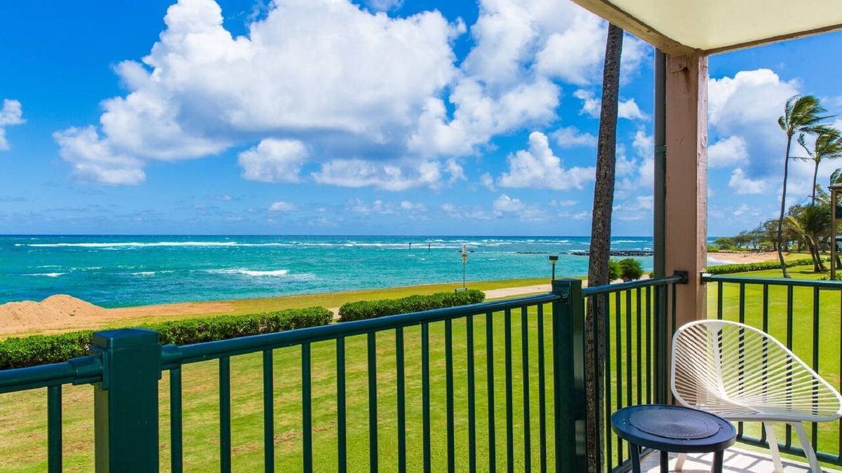 Kapaa Condo | Beautifully upgraded ocean front condo