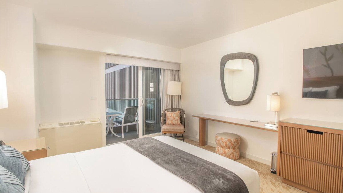 Ala Moana Condo | BEST RATE! ADA Studio Ala Moana Condominium (AH01)