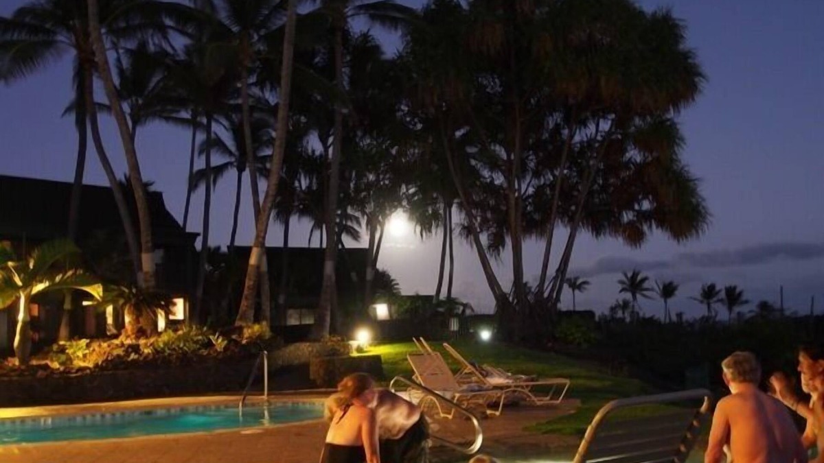 Punaluu Condo | Big Island Vacation Rental (on The Island of Hawaii) at Punaluu Beach