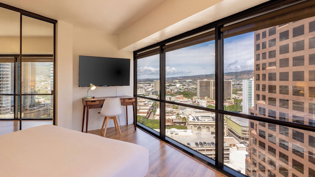 Downtown Honolulu Condo | Bishop Suites at Executive Centre, 1-Bedroom Mountain View Suite + Full Kitchen