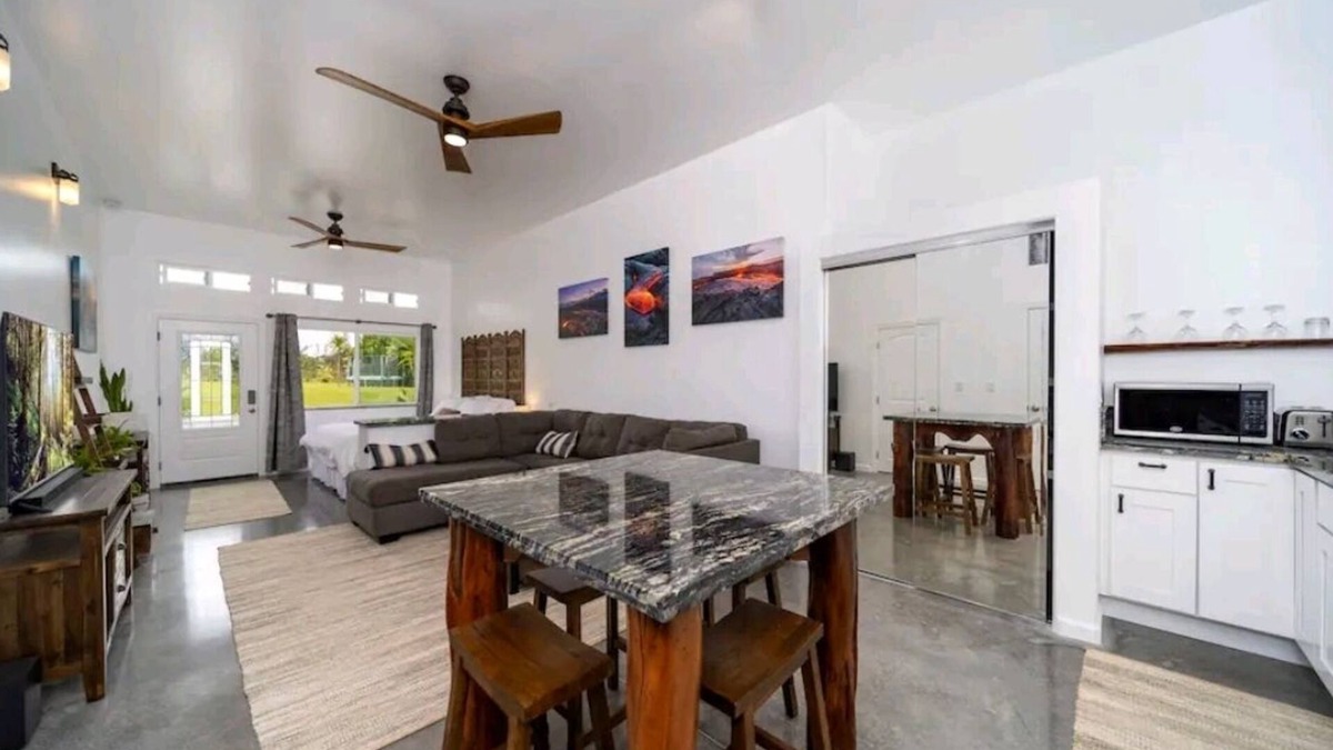 Keaau Apartment | BRAND NEW - Lave Suite - Large Studio Apartment