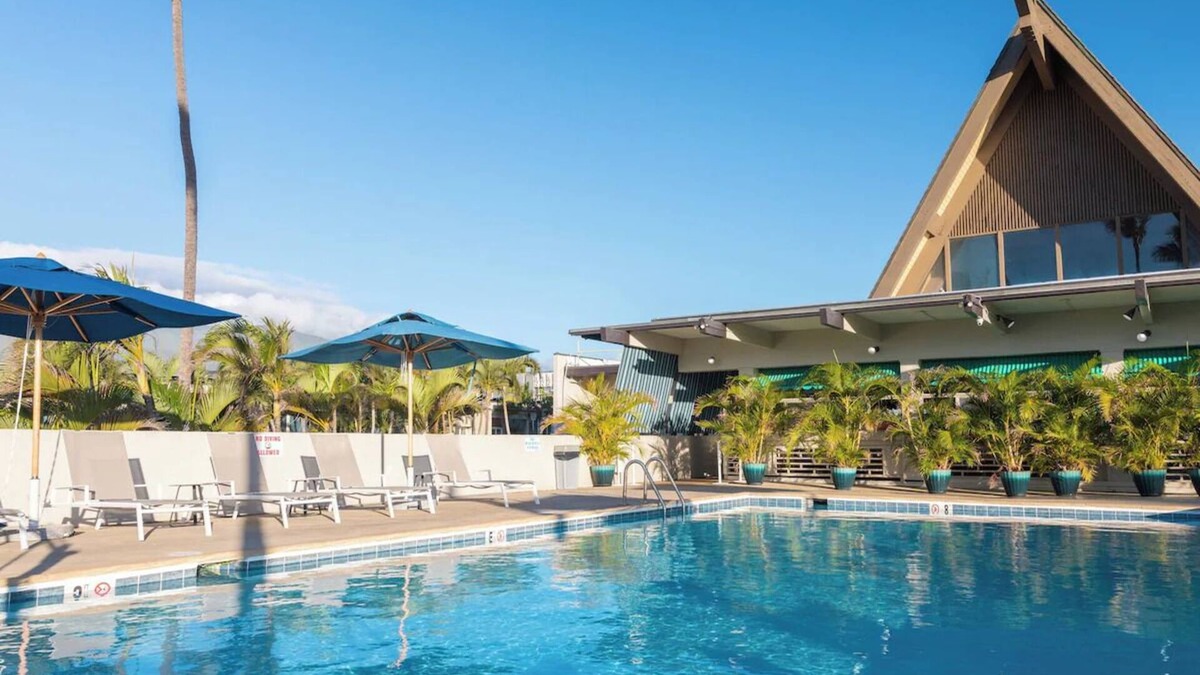 Kahului Hotel | Breathtaking Beach Retreat Perfect for Romantic Couple Stay | Outdoor Pool