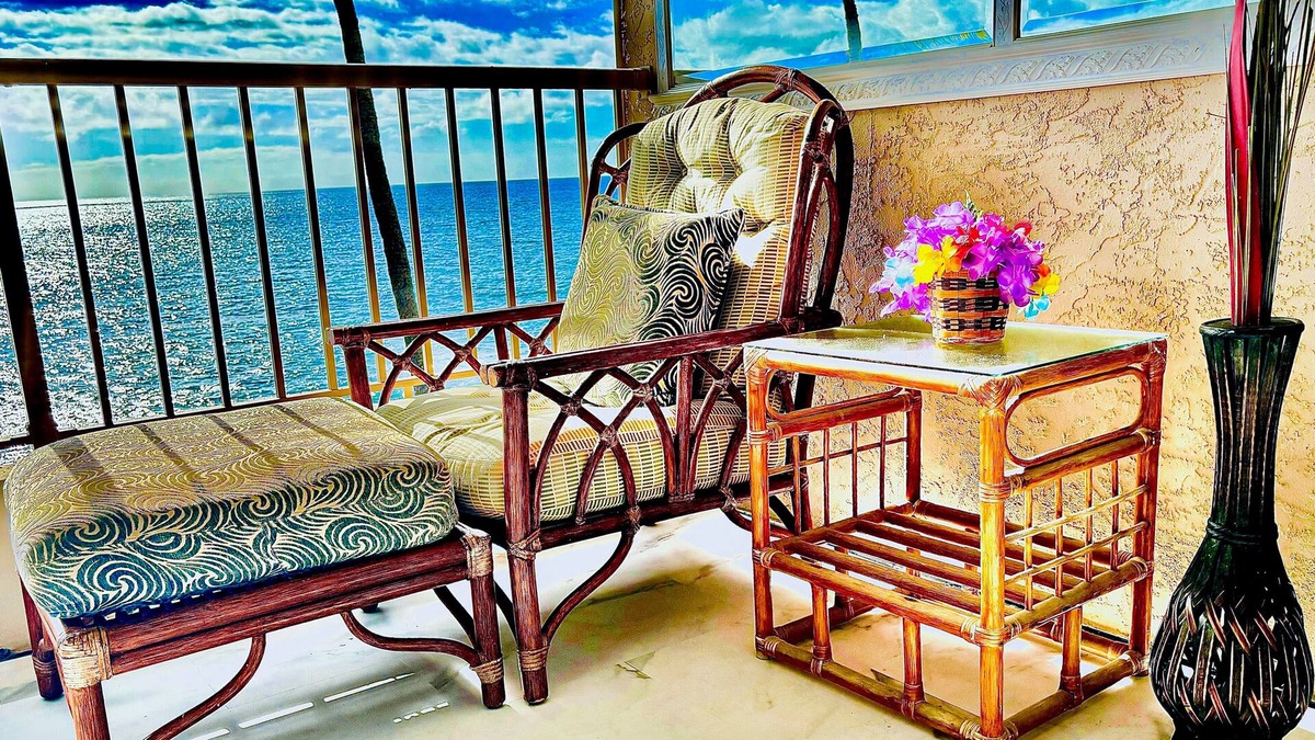 Historic Kailua Village Condo | "Breathtaking. Best View & Location!" ★ 2024 Remodel, Top Floor Oceanfront