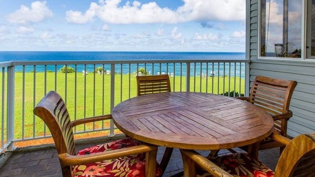 Princeville Condo | Breathtaking Oceanfront Condo