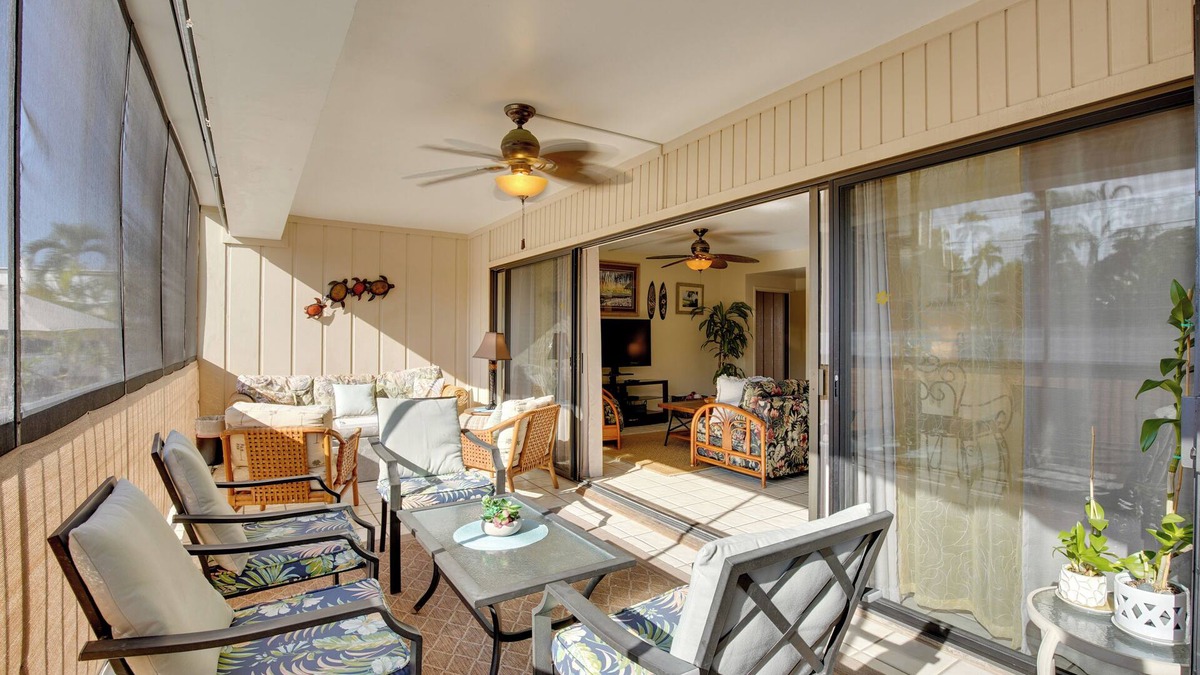 Historic Kailua Village Condo | Centrally Located Kailua-Kona Condo w/Lanai!