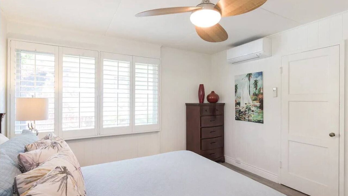 Diamond Head - Kapahulu - St. Louis House | Charming 2-bedroom House with WiFi, AC, Diamond Head View, Close to Everything