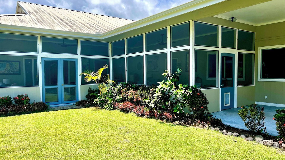 Keaau House | Charming 2-bedroom house in peaceful Keaau with WiFi, AC