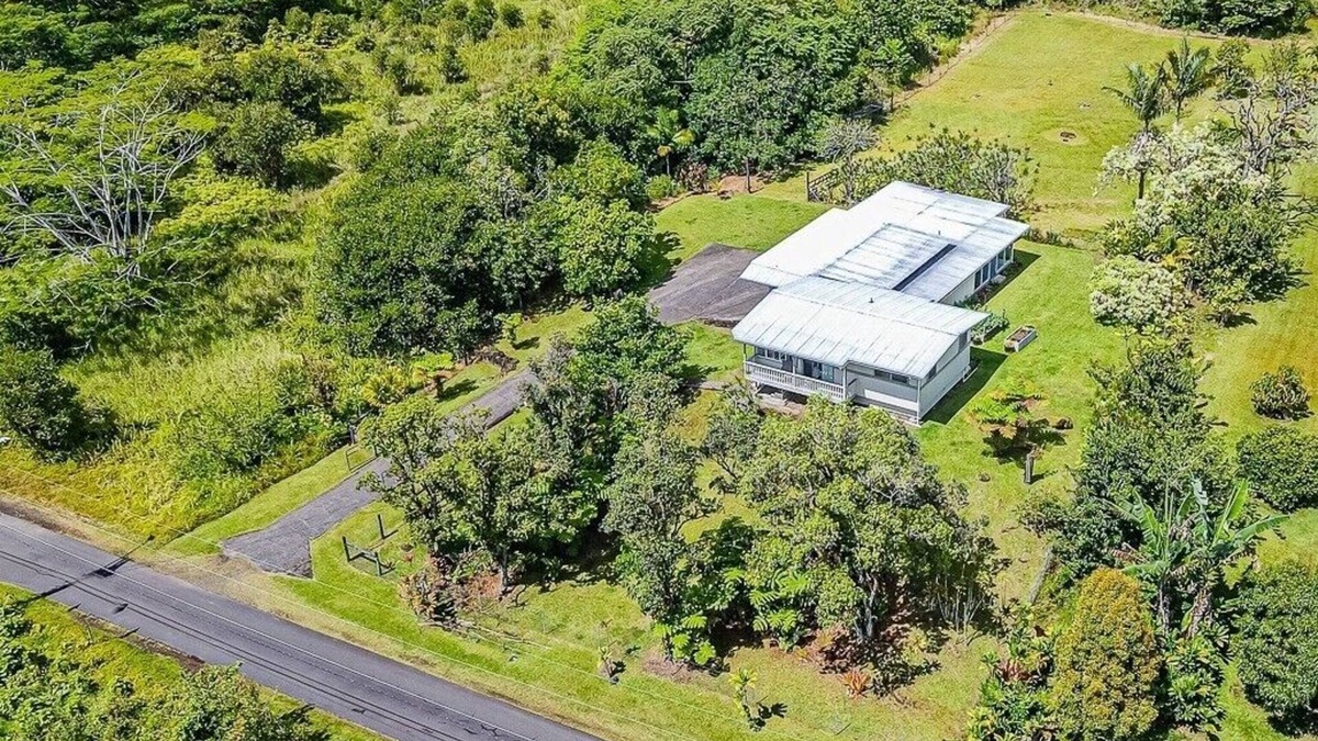 Mountain View Apartment | Charming studio w/country views!