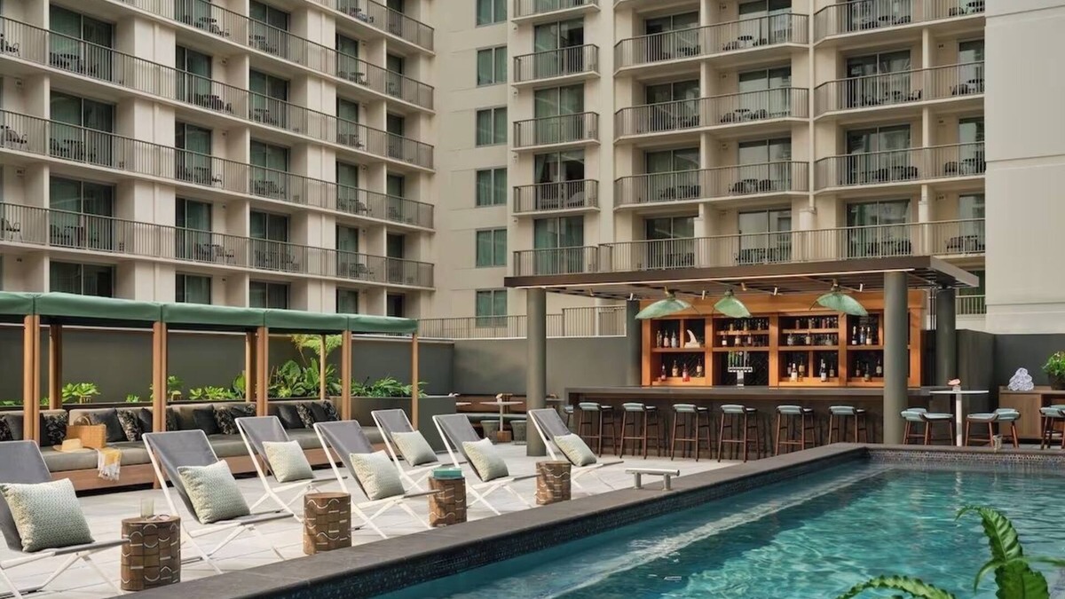 Waikiki Hotel | Chic Retreat in the Heart of Waikiki – Romer House Style, 3 Units