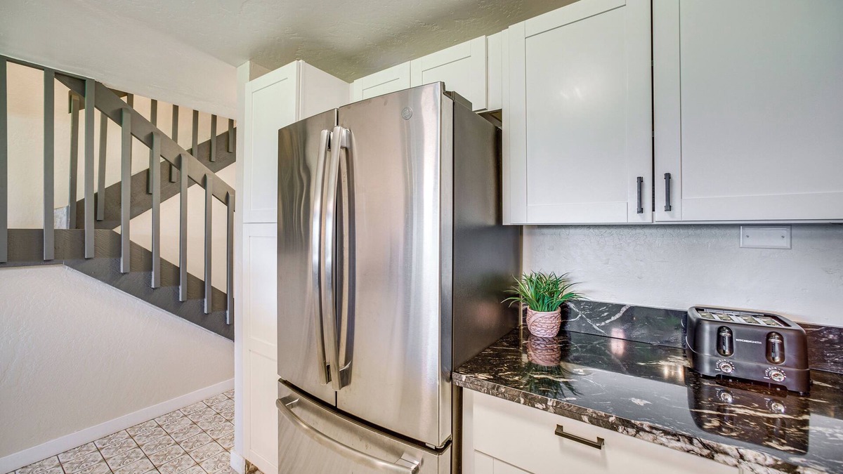 Waikoloa Apartment | Chic Waikoloa Condo w/Lanai + Complex Pools!