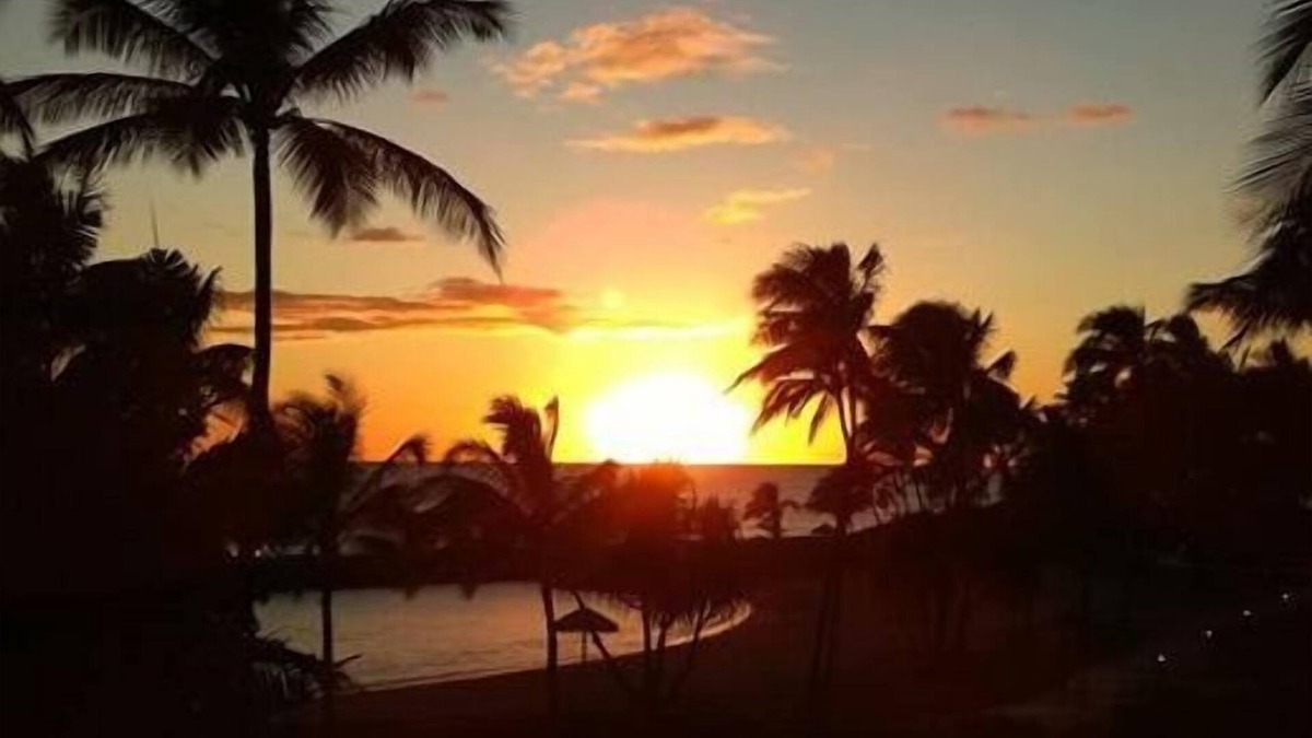 Ko Olina Villa | Closest villa to beach on the desirable sunset side.