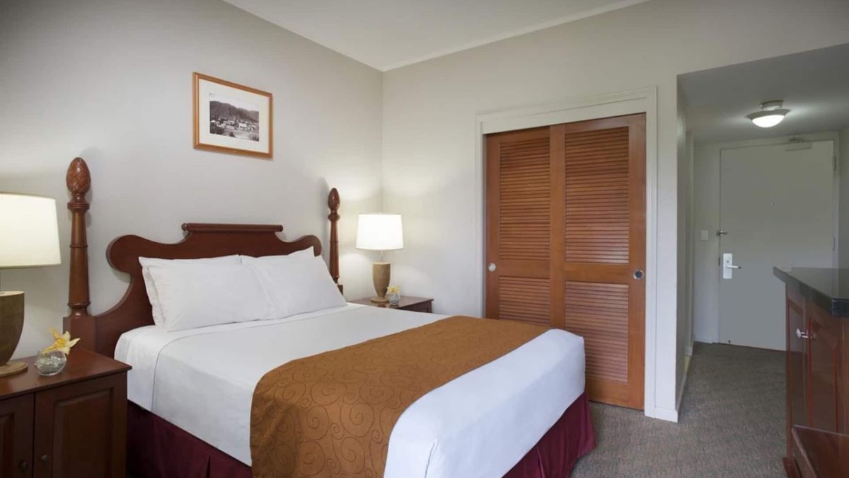 Kahului House | Comfort and Convenience! Garden View, Onsite Pool, Pets Allowed