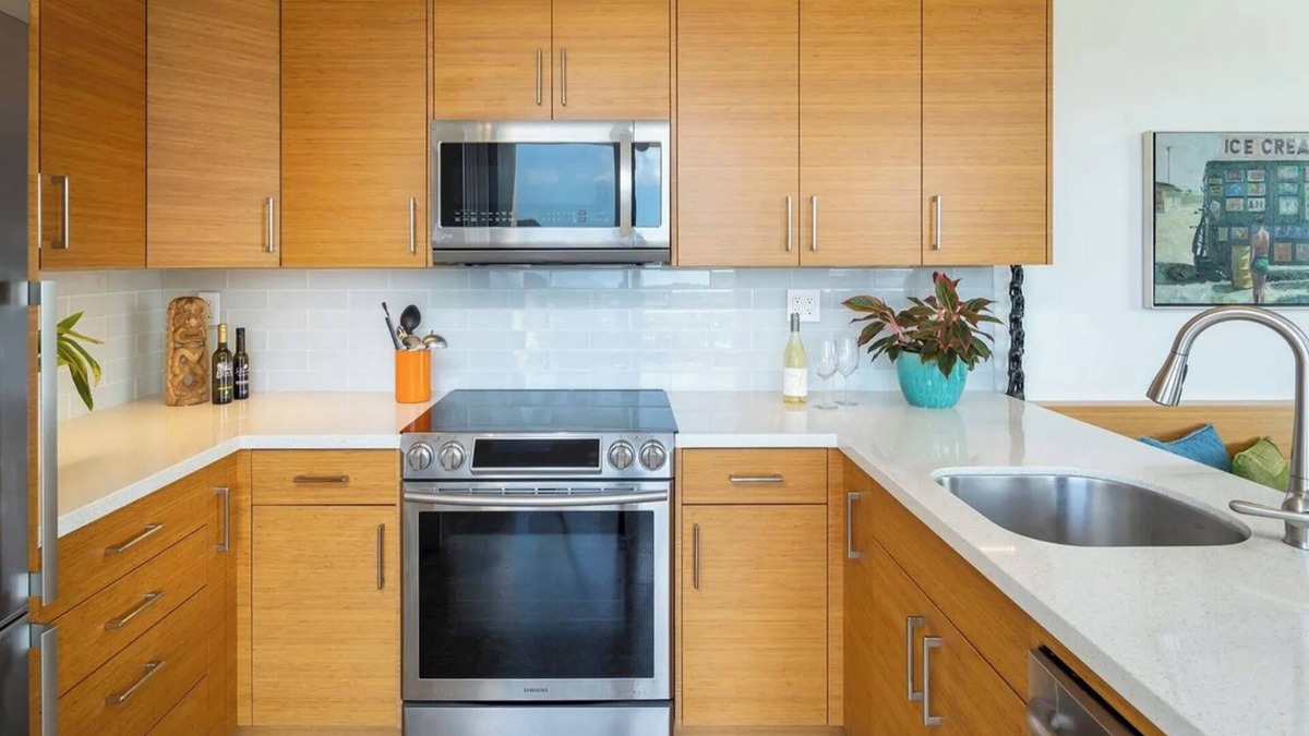 Diamond Head - Kapahulu - St. Louis Condo | Condo in Sky with Amenties