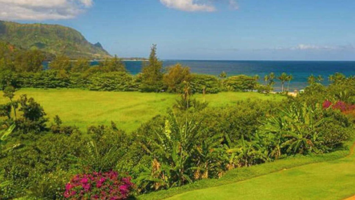 Princeville Condo | Corner Studio with Bali Hai & Ocean Views