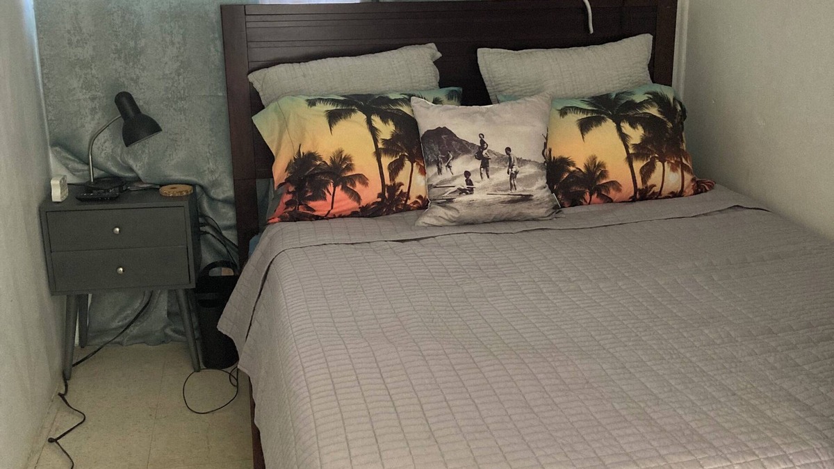 McCully - Moiliili Bed & Breakfast | Cosy Room next to Waikiki
