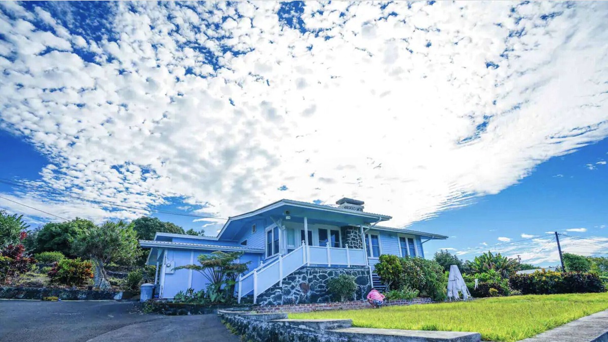 Honalo House | Cozy Oceanview House on 1 acre Orchard