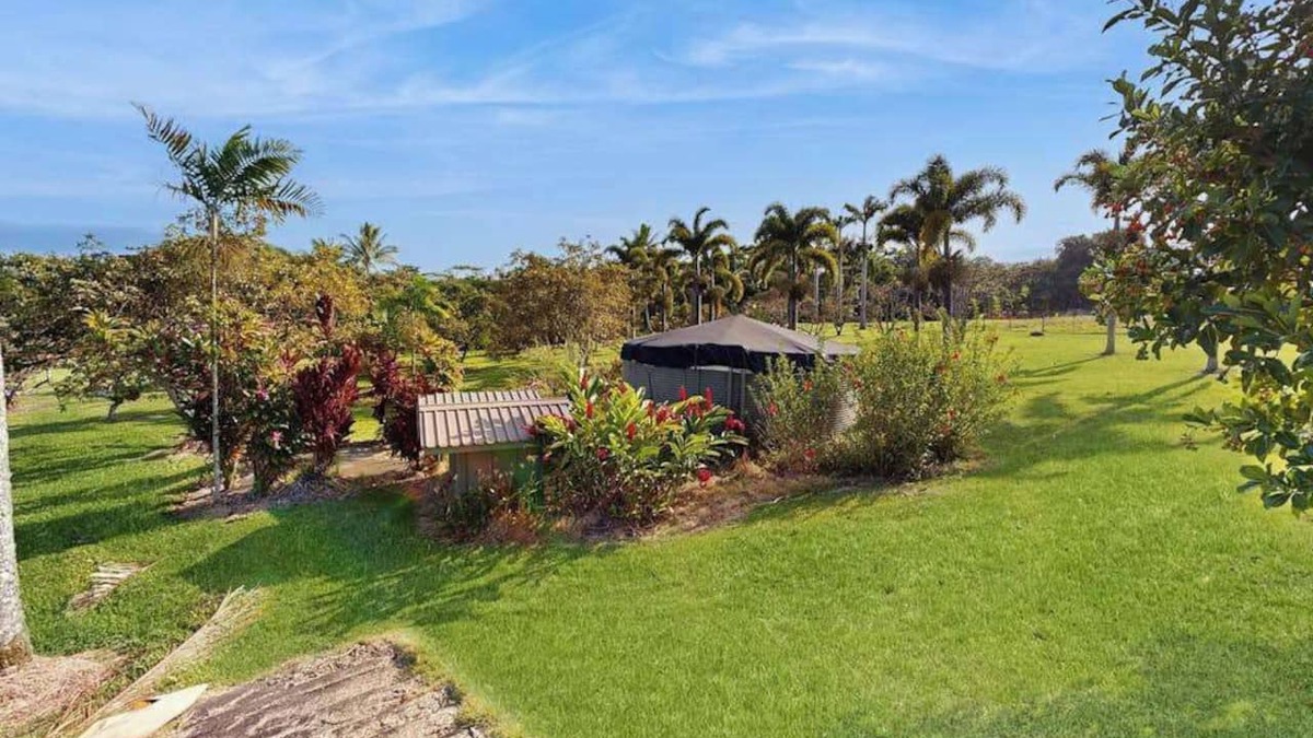 Pepeekeo Apartment | Cozy Pepeekeo Apartment on a Botanical Estate Near the Ocean