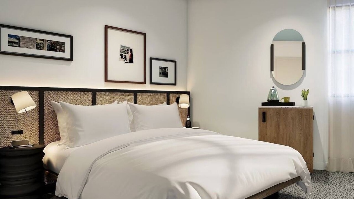 Waikiki Hotel | Cozy Queen Room, Ideal Waikiki Stay - Romer House, Near Beaches