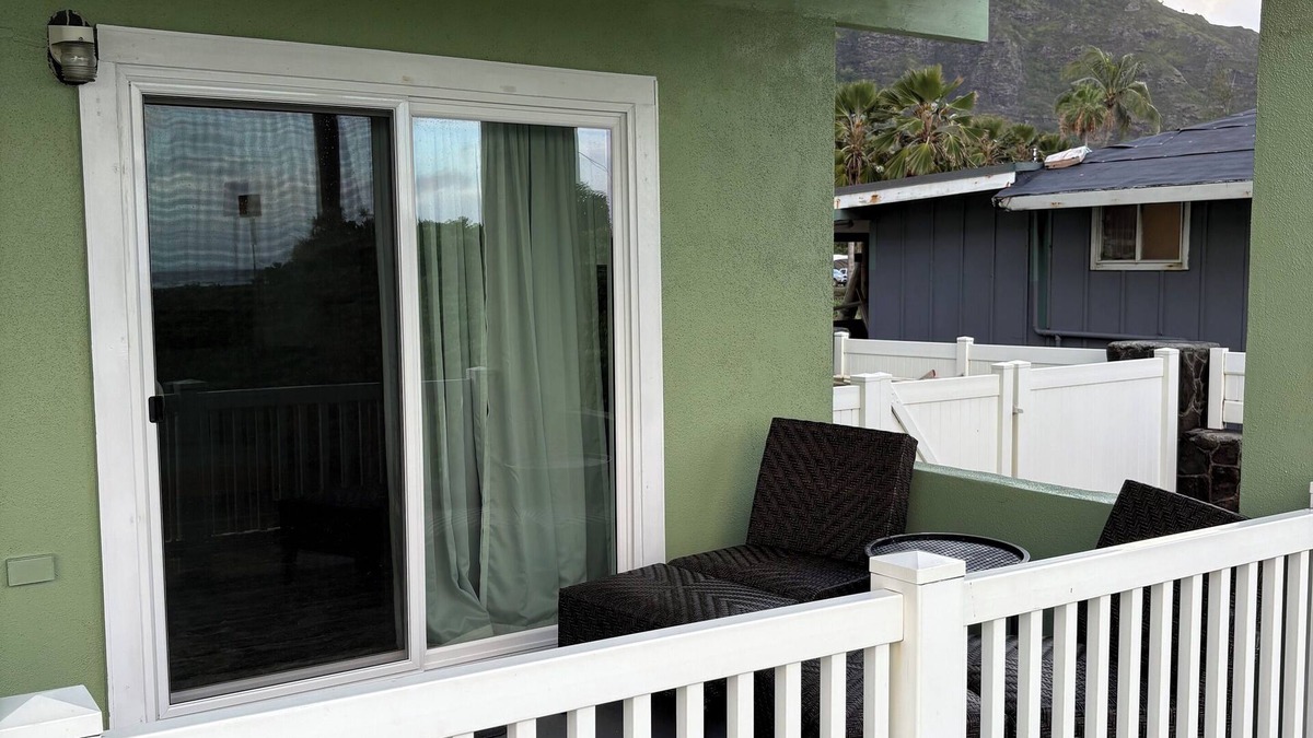 Ka'a'awa Apartment | Cozy studio in awesome Kaaawa with WiFi, AC, fitness room