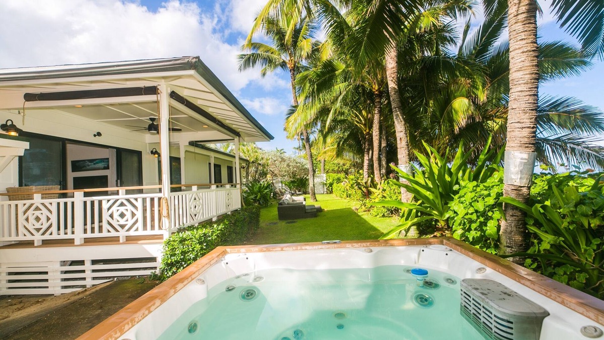 Waialua Apartment | Cozy studio next to the ocean with hot tub, lanai, beach access and WIFI