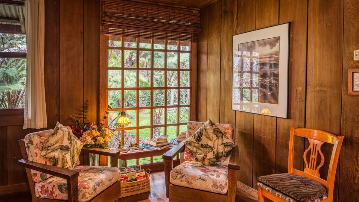 Volcano Cabin | crater rim cabin garden view