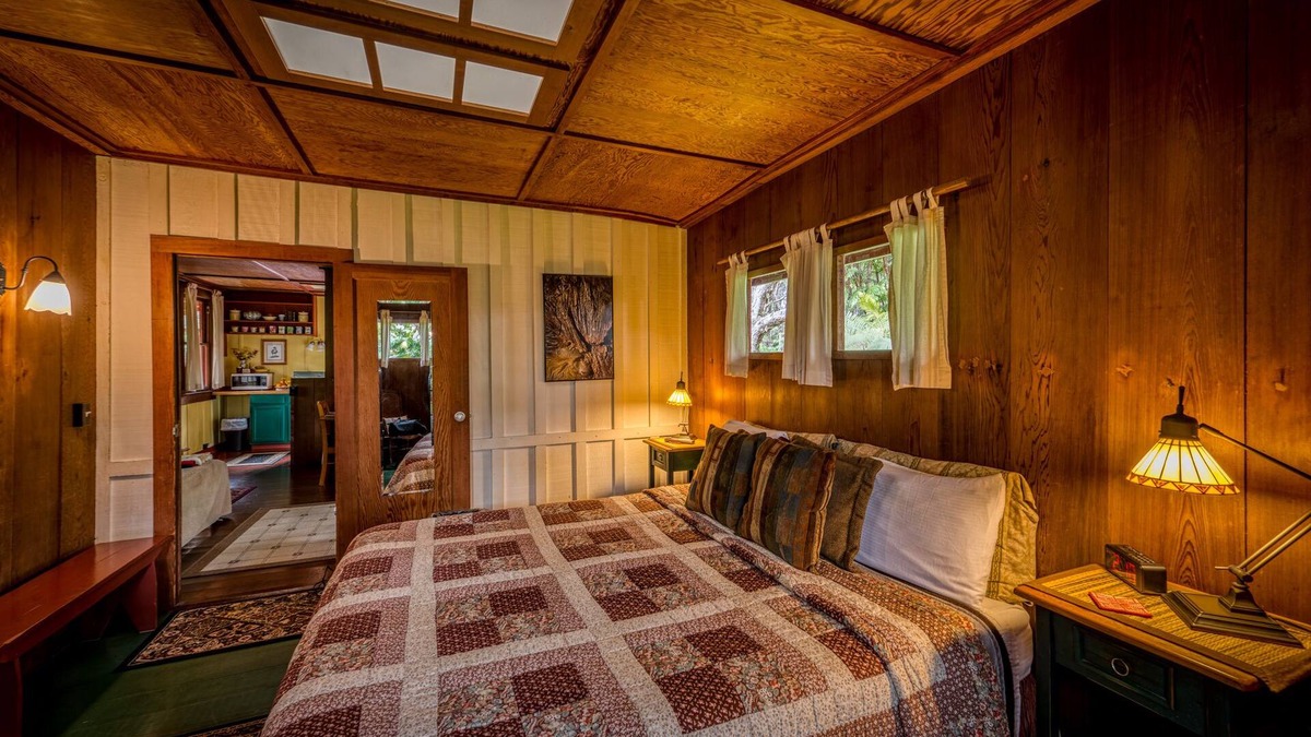 Volcano House | Crater Rim Cabin