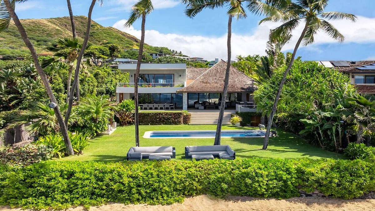 Kahala House | Diamond Head Beachfront Estate | 9BR, Two Homes, Two Heated Pools w/ Beach Gate