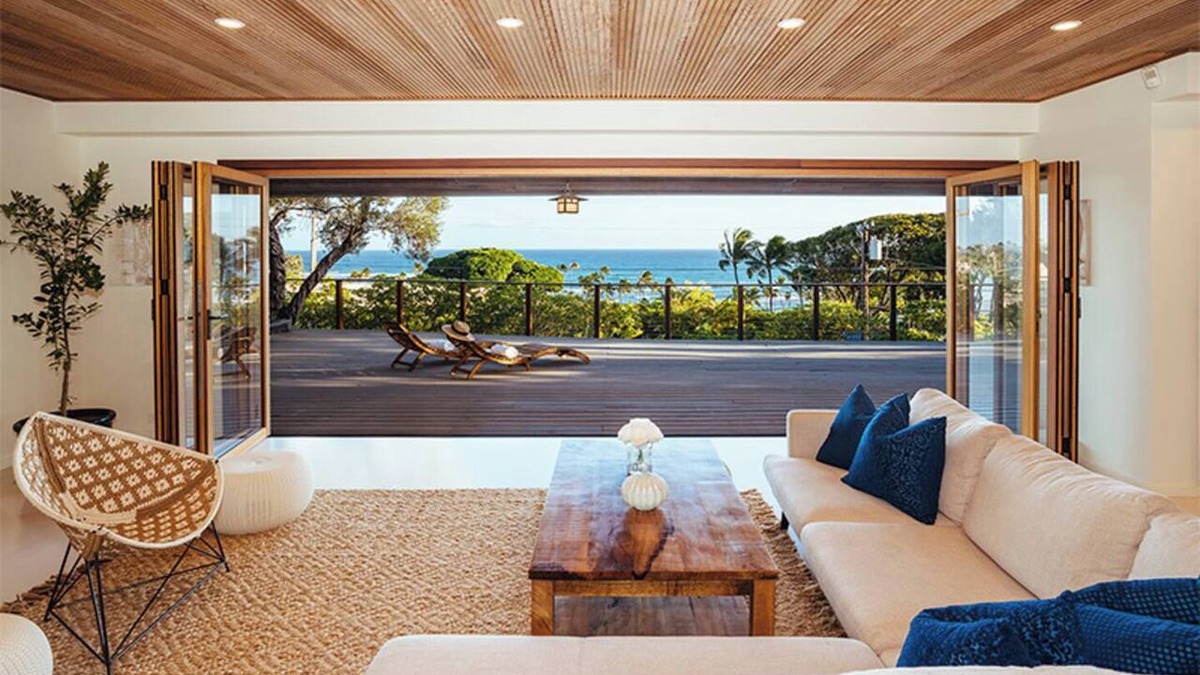 Kahala House | Diamond Head Tranquility: 4BR Ocean View Home
