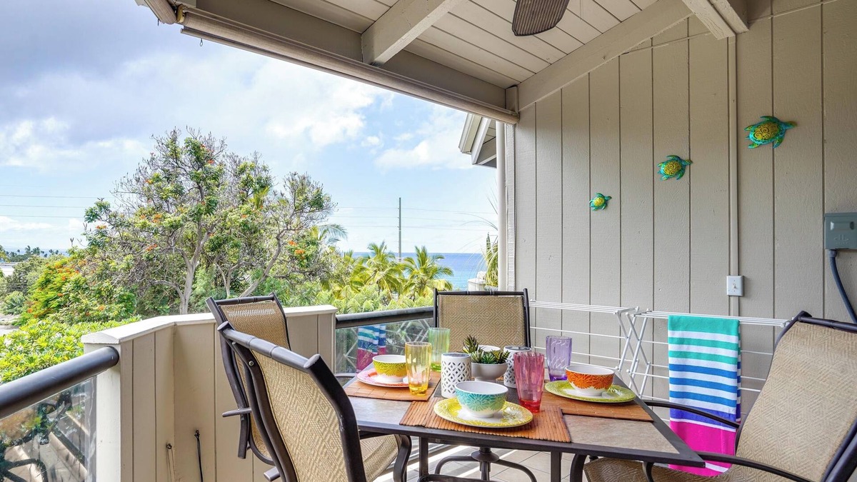 Historic Kailua Village Condo | Downtown Kailua-Kona Condo w/Pool & Views