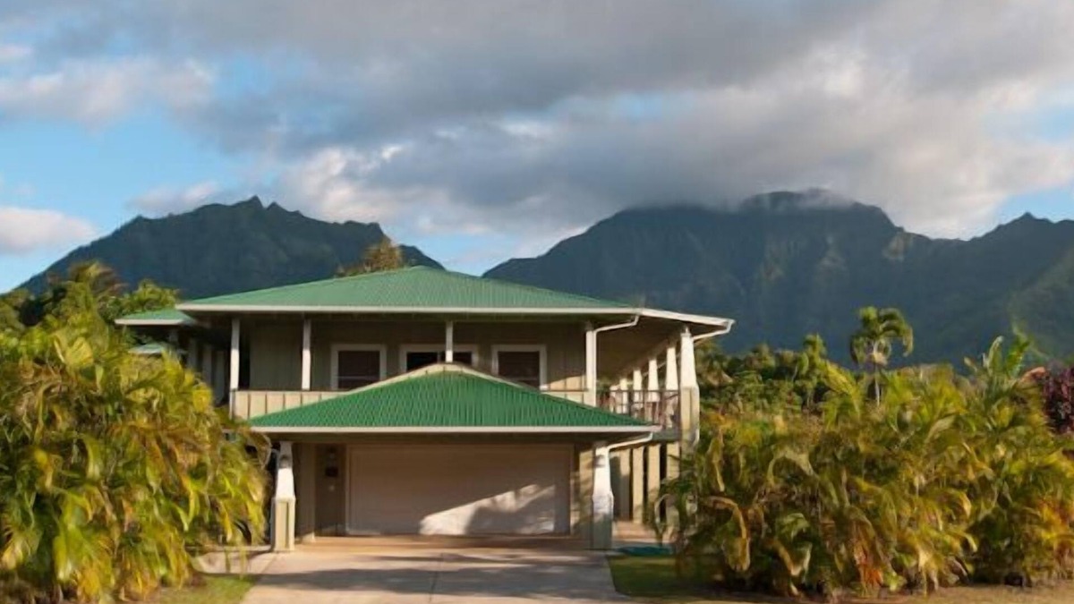 Hanalei House | Easy walk to beach and shops/AC/cul-de-sac