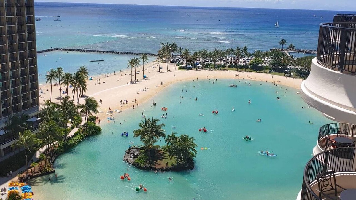 Waikiki Resort | Elevate Your Hawaiian Getaway at Lagoon Tower by Hilton – 2 Bedroom Ocean View