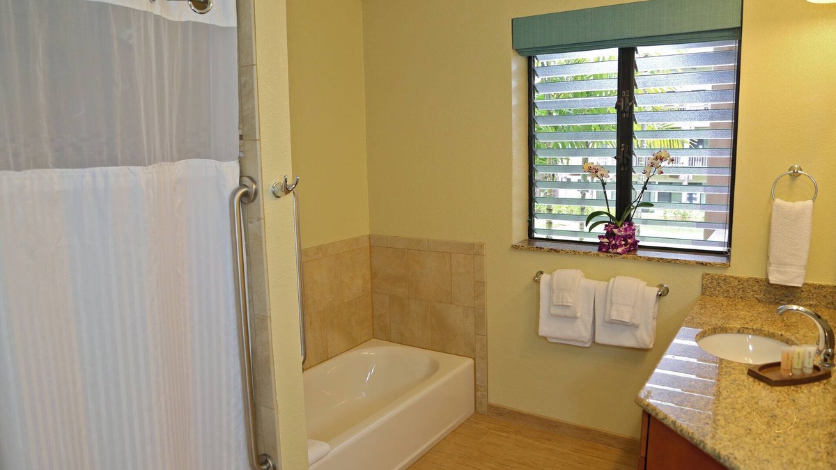 Princeville Resort | Enjoy this Tropical, Oceanside 1 mile from Queens Bath Tide Pool